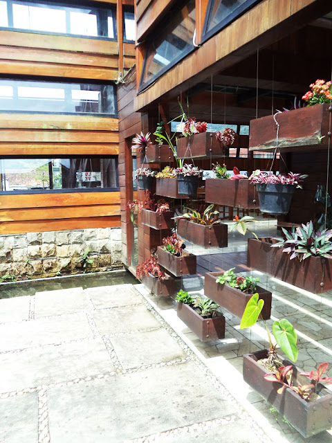 [Weekend Review] B'Tur Resto and Cafe a Friendly Place Buat Kumpul Bareng Teman dan Keluarga di Kawasan Puncak Bogor